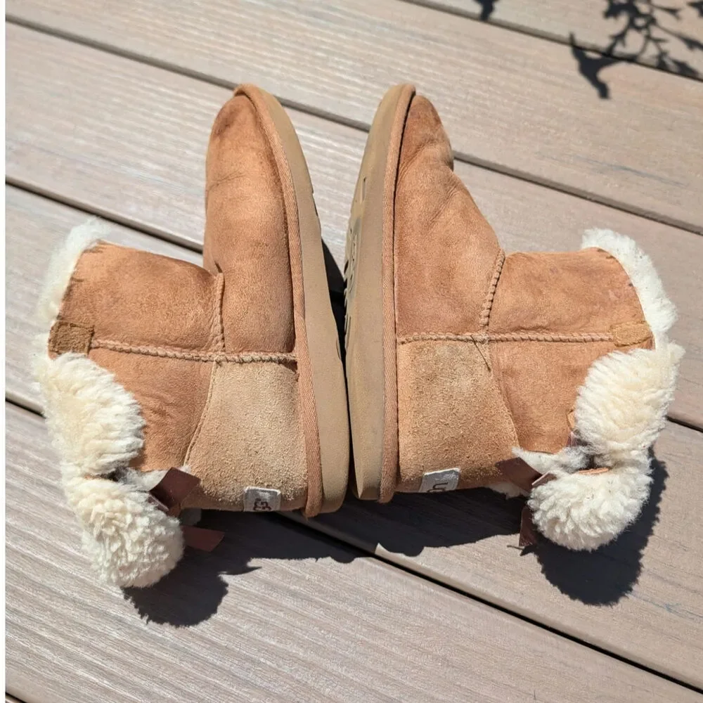 Womens UGG® Mini Bailey Bow II Boot - Chestnut Size 4